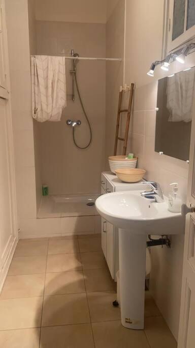 Amazing 2-Bedroom Apartment In Nice Near The Beach ภายนอก รูปภาพ